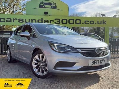 Second-hand Vauxhall Astra 2017 Argintiu Hatchback