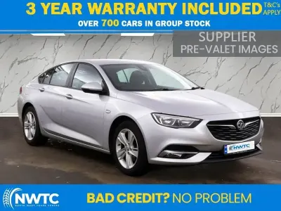 Usado Vauxhall Insignia Design Edition 2017 Plateado Utilitario
