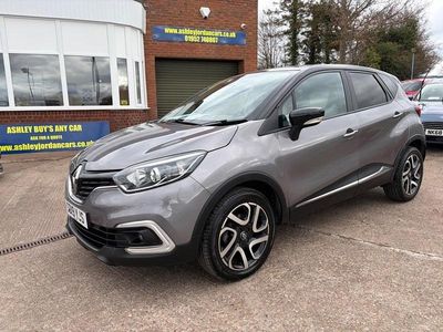 Used Renault Captur Iconic 90 HP (66 kW) 2019 Grey/black SUV