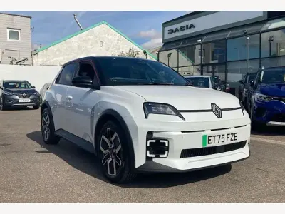 Used Renault 5 E-Tech Komfort 110 kW (150 HP) 2026 Hatchback