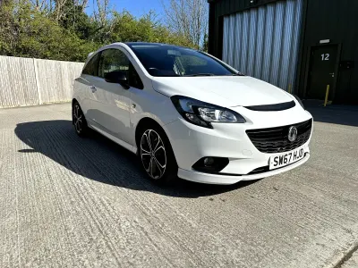 Used Vauxhall Corsa Edition 150 HP (110 kW) 2017 White Hatchback
