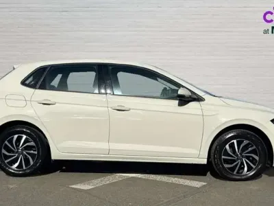 Used VW Polo Life 80 HP (58 kW) 2023 Ascot grey Hatchback