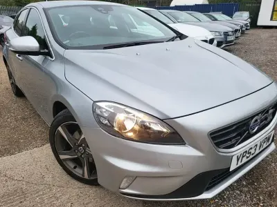 Gebraucht Volvo V40 R-Design 115 PS (84 kW) 2013 Silber Kleinwagen