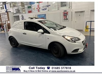 Used Vauxhall Corsa 95 HP (69 kW) 2018 White Hatchback