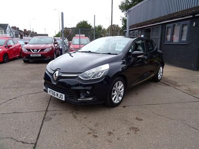 Black Used 2017 Renault Clio IV Dynamique Hatchback | £5,495 (Good price)