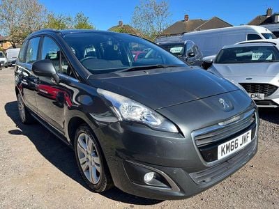 Usado Peugeot 5008 Active 120 HP (88 kW) 2016 Cinzento Monovolume
