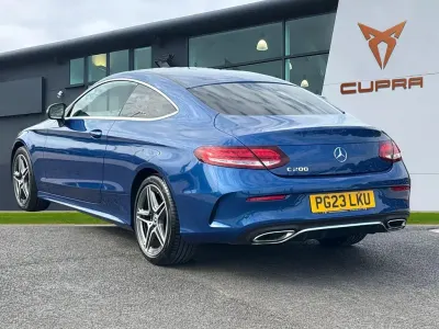 Usado Mercedes C200 AMG line 2023 Azul Coupé