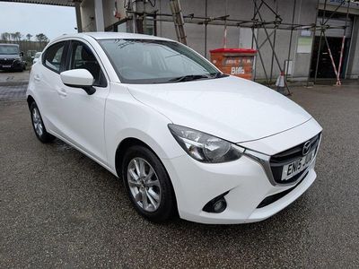 Used Mazda 2 2015 White Hatchback