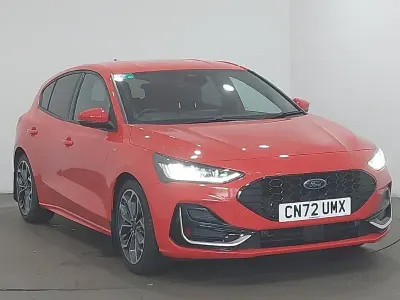 Used Ford Focus ST-Line 120 HP (88 kW) 2022 Red Hatchback