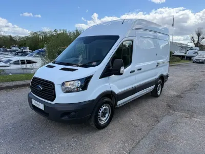 Usado Ford Transit 130 HP (95 kW) 2018 Branco Van