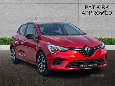 Used Renault Clio Evolution 90 HP (66 kW) 2023 Red Hatchback