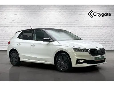 Used Skoda Fabia Design Edition 85 HP (62 kW) 2025 Moon white metallic black magic pearl effect Hatchback