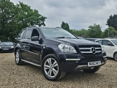 Käytetty Mercedes GL350 2012 Musta Katumaasturi