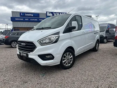 Used Ford Transit Custom Limited 130 HP (95 kW) 2022 White Van