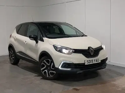 Used Renault Captur Iconic 90 HP (66 kW) 2019 Cream SUV