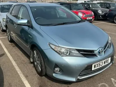 Used Toyota Auris Hybrid