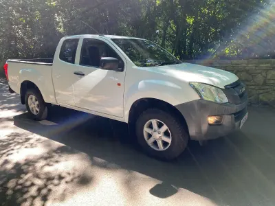 Used Isuzu D-Max 161 HP (118 kW) 2016 White Pickup