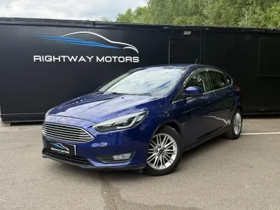 Begagnad Ford Focus Zetec 125 HK (91 kW) 2017 Blå Halvkombi