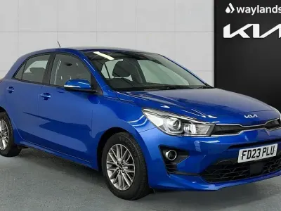 Usado Kia Rio 2023 Azul Citadino