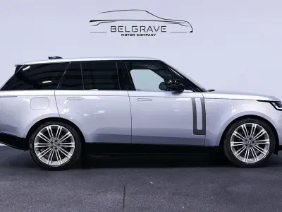 Used Land Rover Range Rover SE 441 HP (324 kW) 2023 Hakuba silver metallic SUV