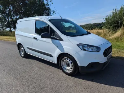 Used Ford Transit Courier 75 HP (55 kW) 2023 White Van
