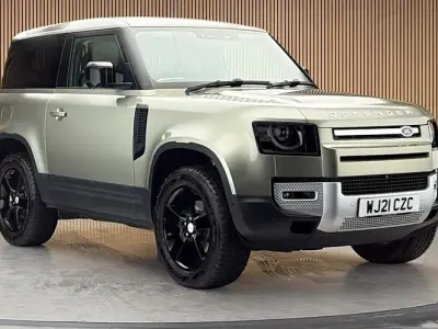 Used Land Rover Defender HSE 300 HP (220 kW) 2021 Green SUV