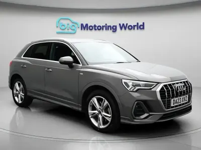 Używany Audi Q3 S-Line 245 KM (180 kW) 2023 Szary SUV