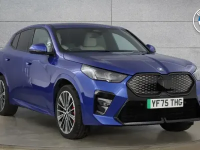 Usado BMW iX2 M Sport 227 kW (309 HP) 2025 Azul SUV
