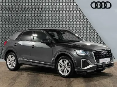 Usado Audi Q2 S-Line 150 CV (110 kW) 2022 Gris SUV
