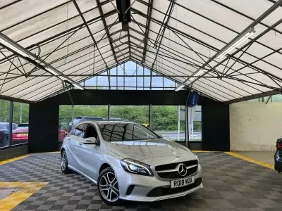 Begagnad Mercedes A180 Sport Edition 2018 Silver Halvkombi