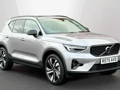 Usado Volvo XC40 Ultra 194 HP (142 kW) 2025 Prateado SUV