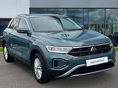 Used VW T-Roc Life 150 HP (110 kW) 2023 Petrol blue metallic SUV