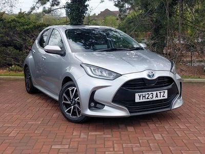 Used Toyota Yaris Hybrid Design 116 HP (85 kW) 2023 Silver Hatchback