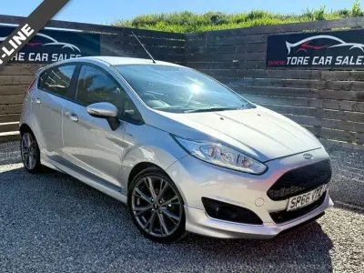Używany Ford Fiesta ST-Line 125 KM (91 kW) 2016 Srebrny Hatchback