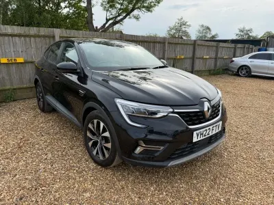 Begagnad Renault Arkana Iconic 140 HK (102 kW) 2022 Svart SUV