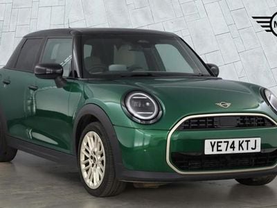 Begagnad Mini Cooper Hatch 154 HK (113 kW) 2024 Grön Halvkombi