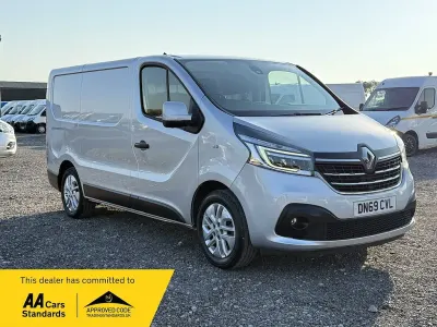 Used Renault Trafic 2019 Silver MPV