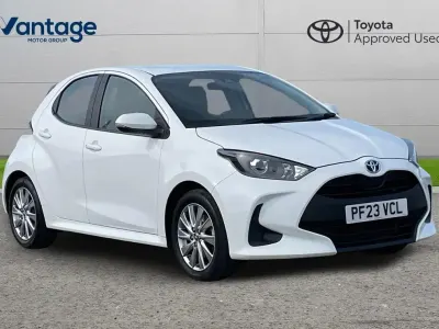 Used Toyota Yaris 113 HP (83 kW) 2023 White Hatchback