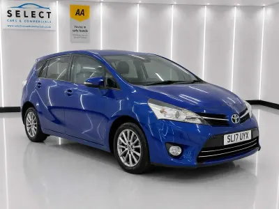 Used Toyota Verso 147 HP (108 kW) 2017 Blue MPV