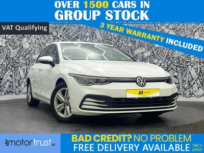 Begagnad VW Golf VIII S 150 HK (110 kW) 2022 Vit Halvkombi