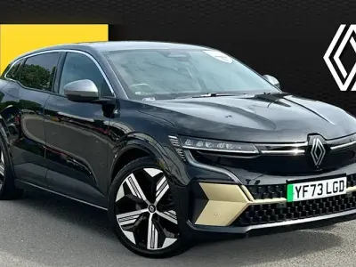 Usado Renault Megane E-Tech Iconic 160 kW (218 CV) 2023 Negro Utilitario
