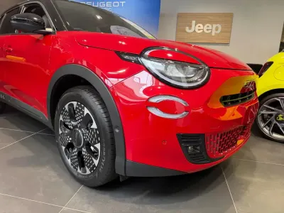 Novo Fiat 600 La Prima 99 HP (72 kW) 2026 Vermelho SUV