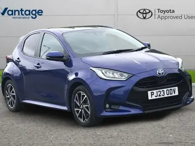 Used Toyota Yaris Design 113 HP (83 kW) 2023 Blue Hatchback