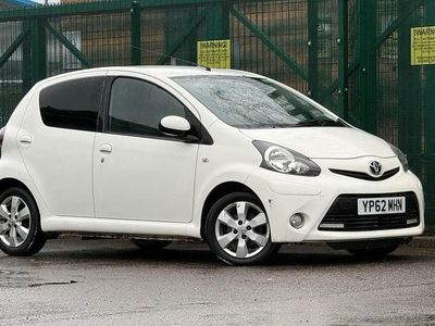 Used Toyota Aygo 67 HP (49 kW) 2012 White Hatchback