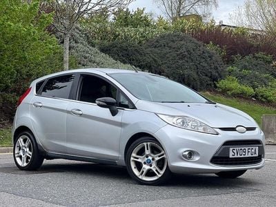 Used Ford Fiesta Titanium 96 HP (70 kW) 2009 Silver Hatchback