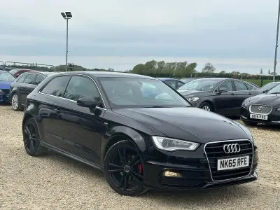 Usado Audi A3 S-Line 110 HP (80 kW) 2015 Preto Citadino