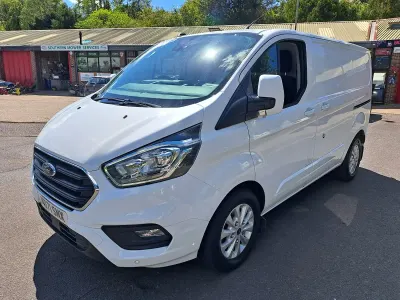 Used Ford Transit Custom Limited 130 HP (95 kW) 2022 White Van