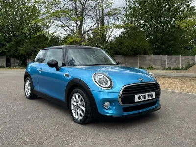 Begagnad Mini Cooper Hatch 134 HK (98 kW) 2018 Blå Halvkombi