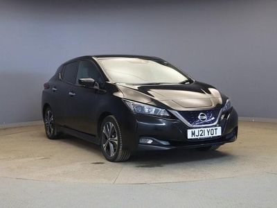 Begagnad Nissan Leaf 110 kW (150 HK) 2021 Svart Halvkombi