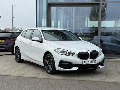 Used BMW 118 Sport Line 134 HP (98 kW) 2023 White Hatchback